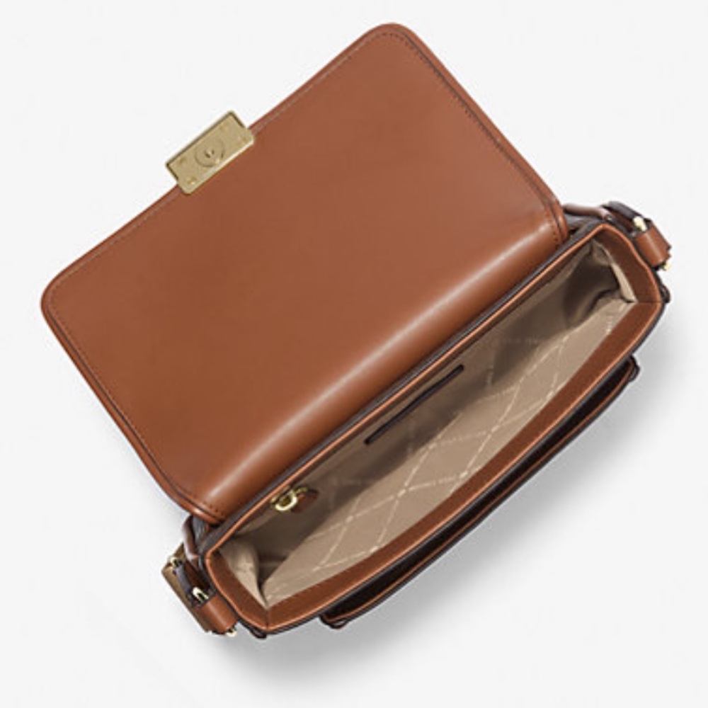 Michael Kors Bradshaw Medium Signature Logo Messenger Bag
Brown
NWT - Picture 2 of 16
